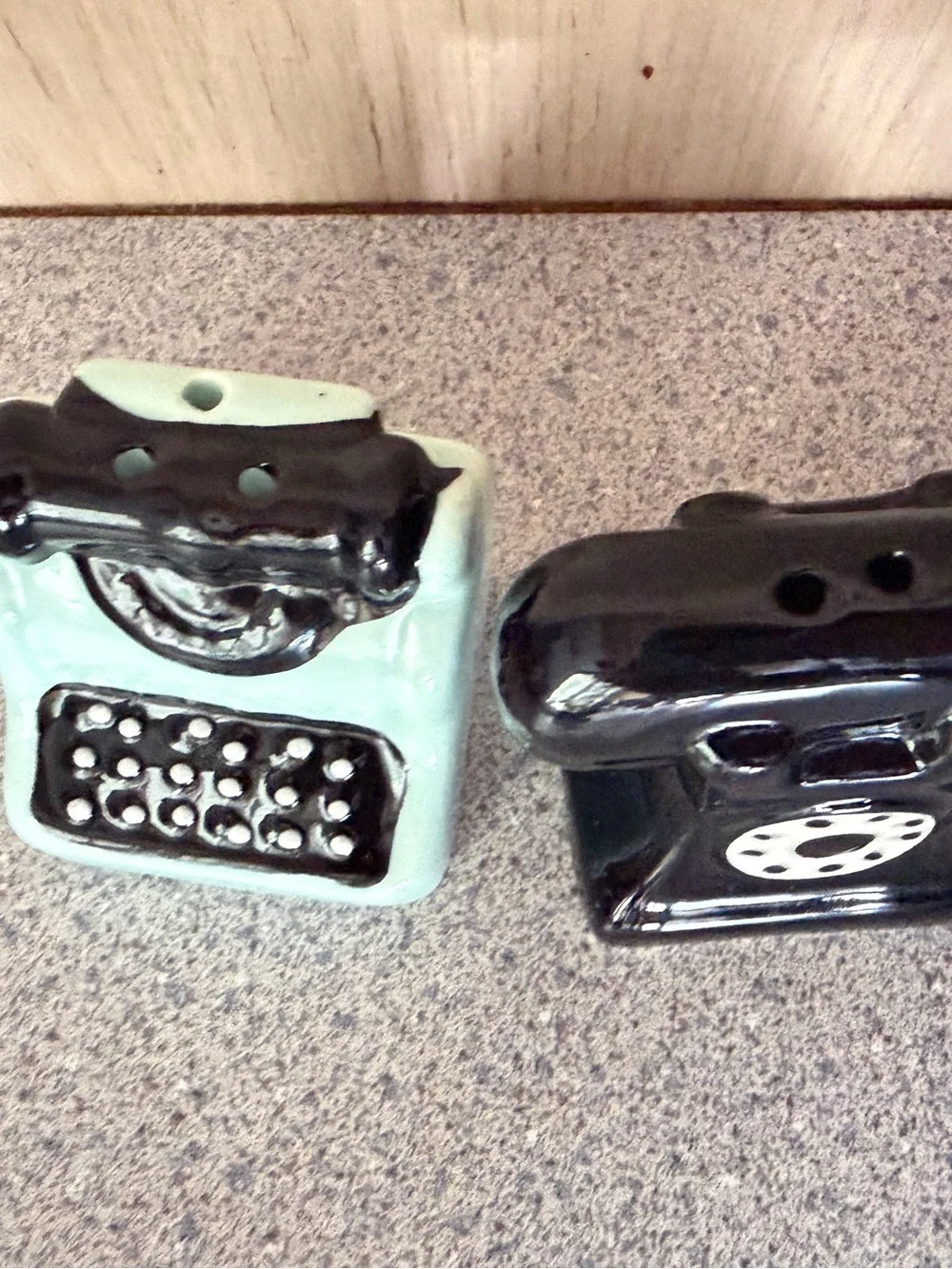 New Crate & Barrel Old Fashioned Typewriter Telephone Salt & Pepper Shaker Set